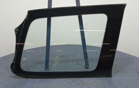 Suzuki Grand Vitara I Rear side window 