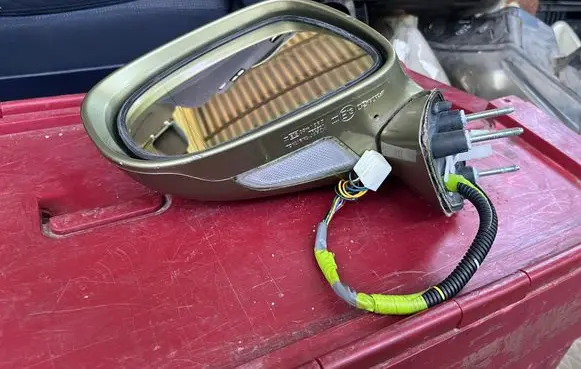 Front door electric wing mirror