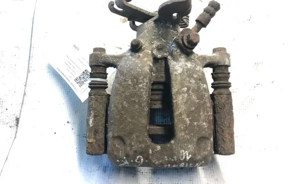 Opel Insignia A Rear brake caliper