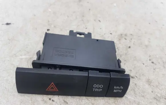 Toyota Corolla Verso E121 Hazard light switch 758706