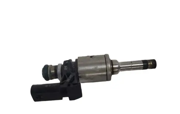 Skoda Superb B8 (3V) Fuel injector 0261500477