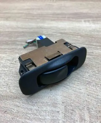 Mitsubishi Carisma Electric window control switch MR740601 WithPlug