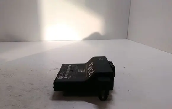 Volkswagen PASSAT B6 Gateway control module 3C0907530E 3C0907951