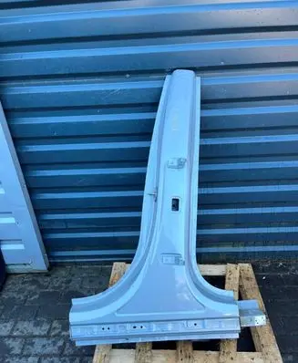 Volvo XC90 Pillar (middle) 