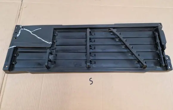 Land Rover Defender Intercooler air guide/duct channel L8B28475
