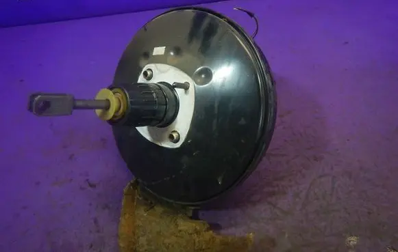 Renault Megane II Brake booster 8200157453
