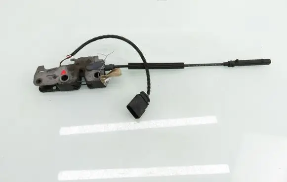 Volkswagen Touareg I Engine bonnet/hood lock/catch 7P6823509