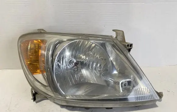 Toyota Hilux (AN10, AN20, AN30) Headlight/headlamp