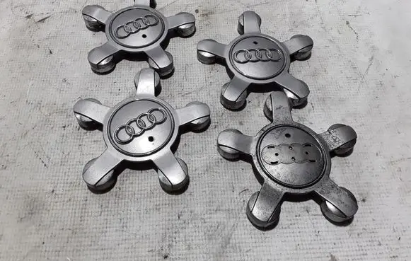 Audi Q5 SQ5 R12 wheel hub/cap/trim 8R0601165