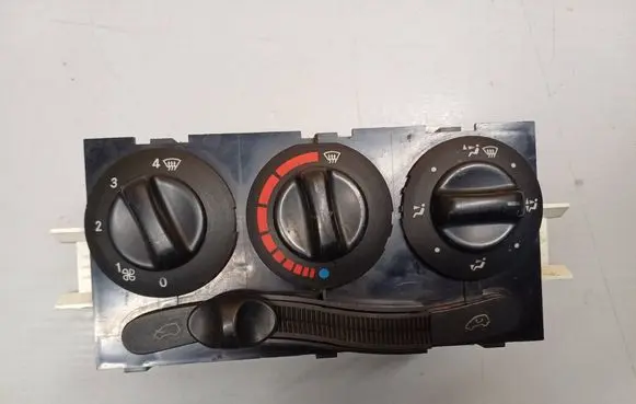 Mercedes-Benz A W168 Climate control unit 1688300385 K094898