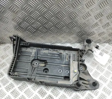 Seat Ateca Battery box tray 5Q0915331K 5Q0915321J