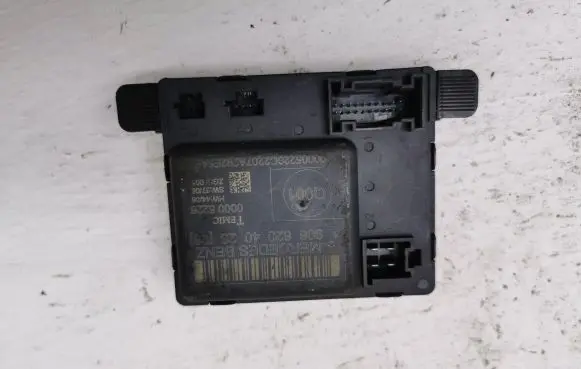 Mercedes-Benz Sprinter W906 Door control unit/module