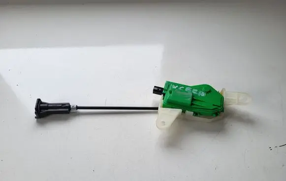 KIA Xceed Fuel tank opening switch 