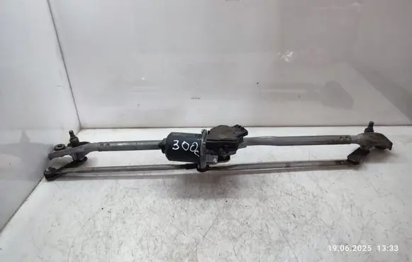 Chrysler 300 - 300C Front wiper linkage and motor 04805716AA