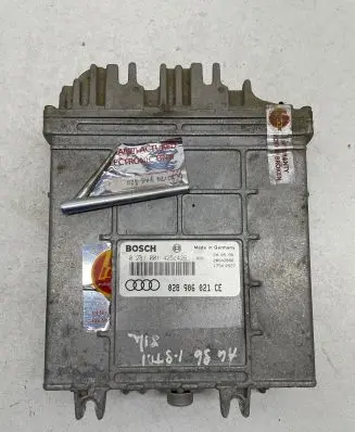 Audi A4 S4 B5 8D Engine control unit/module 028906021CE 28SA2886 0281001425