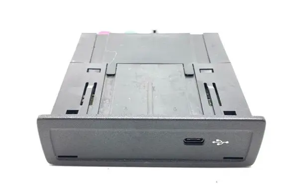 Mercedes-Benz GLE W167 USB socket connector A1678201402