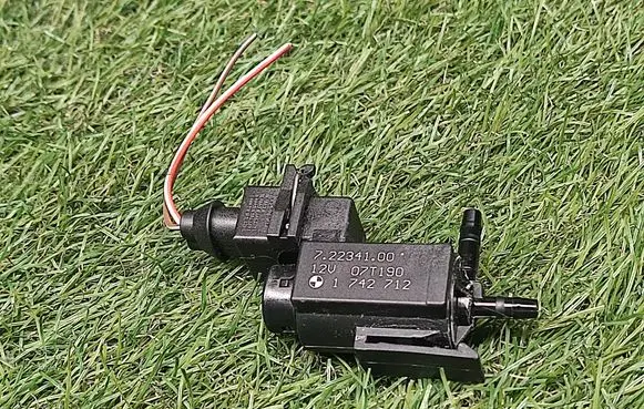 BMW 5 E60 E61 Turbo solenoid valve 1742712 72234100