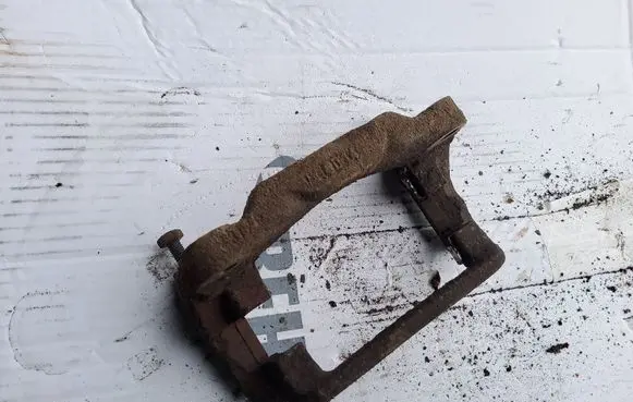 Renault Laguna I Front Brake Caliper Pad/Carrier 