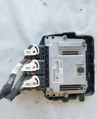 Citroen DS3 Engine control unit/module 9807885980