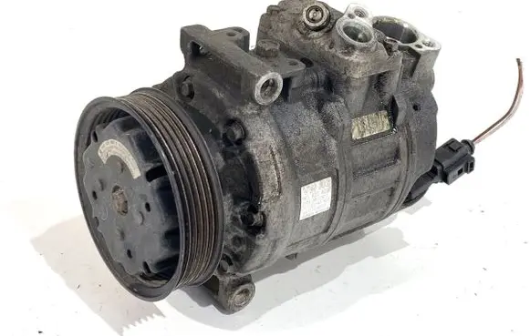 Volkswagen Touran I Air conditioning (A/C) compressor (pump) 1K0820803F