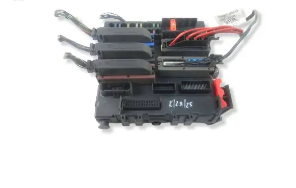Opel Vectra C Fuse module 13112912