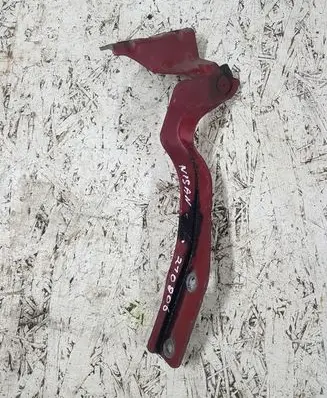 Nissan Qashqai Engine bonnet/hood hinges