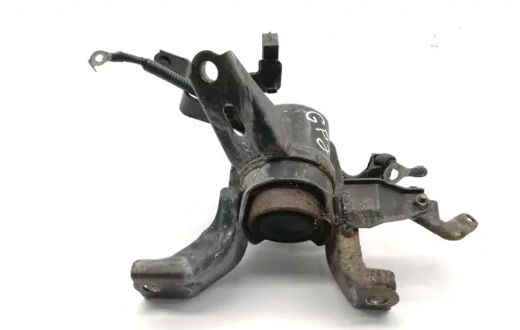 Toyota Prius (XW30) Engine mount bracket