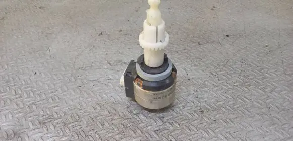 Volkswagen PASSAT B7 Headlight level adjustment motor 89022080