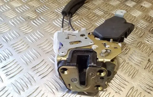 Subaru Forester SG Rear door lock