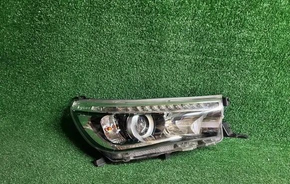 Toyota Hilux (AN120, AN130) Headlight/headlamp 811100K792