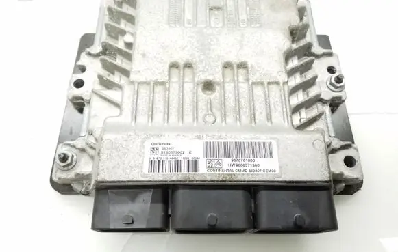 Peugeot 3008 I Engine control unit/module 9676761080 9666571380