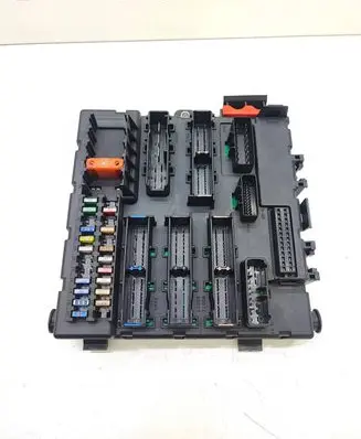 Opel Signum Fuse module 13189924