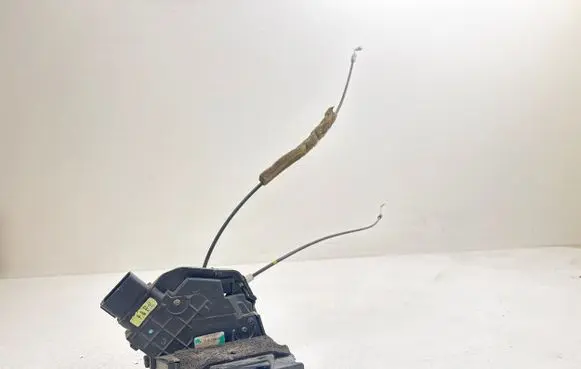 Mazda 3 I Front door lock 3N6AA21813K
