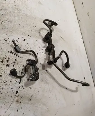 Toyota Corolla E120 E130 Fuel injector supply line/pipe 