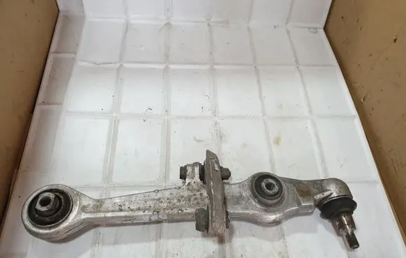 Audi A4 S4 B5 8D Front lower control arm/wishbone
