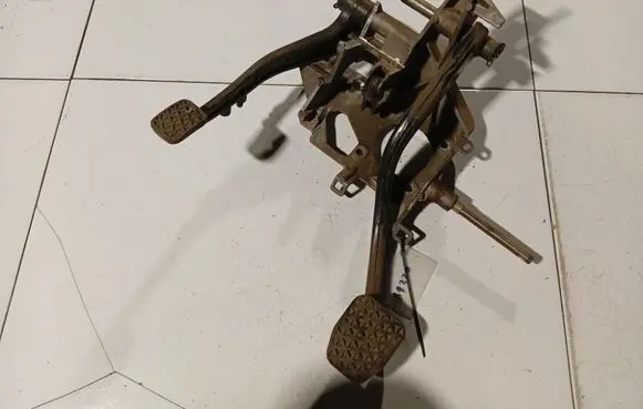 BMW 7 E38 Brake pedal 