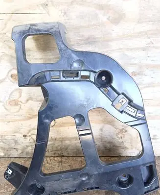 BMW X5 E70 Bumper support mounting bracket corner 7158445