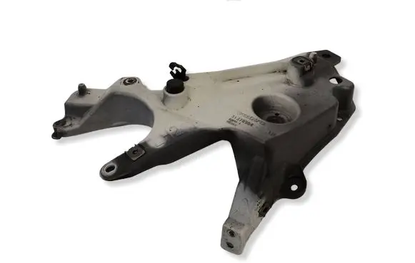 Volvo S90, V90 Fender mounting bracket 31378984 AD7011