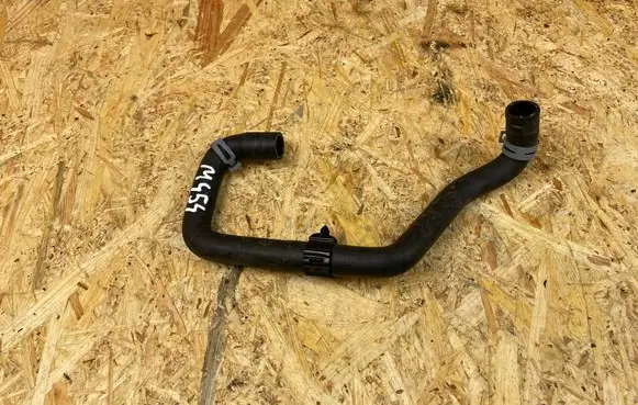 Engine coolant pipe/hose