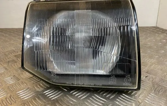 Mitsubishi Pajero Headlight/headlamp 11037747 12V6055W 020340