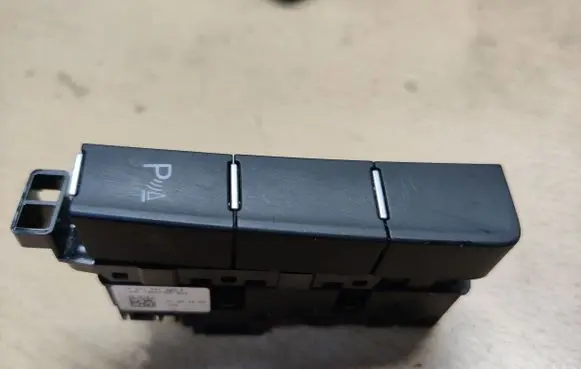 Volkswagen Golf VII Parking (PDC) sensor switch 5G1927238E