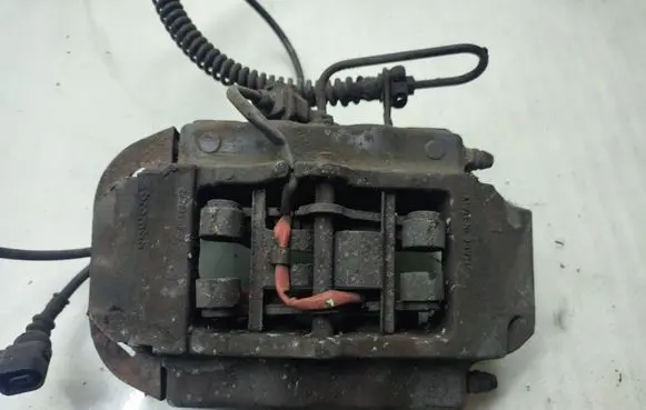 Audi Q7 4L Rear brake caliper 20767303