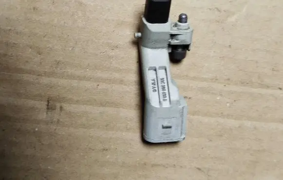 Volkswagen Tiguan Crankshaft position sensor 03C906433A