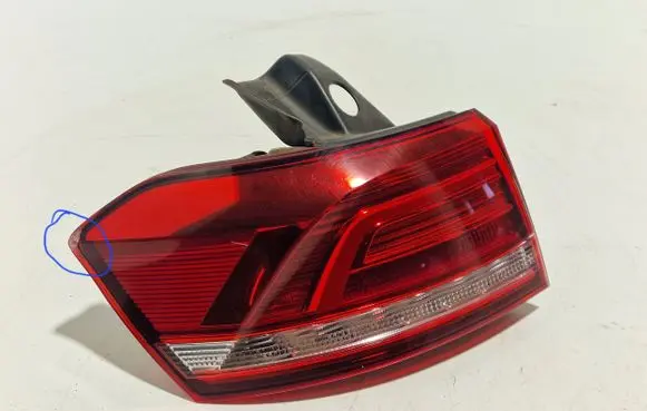 Volkswagen PASSAT B8 Rear/tail lights