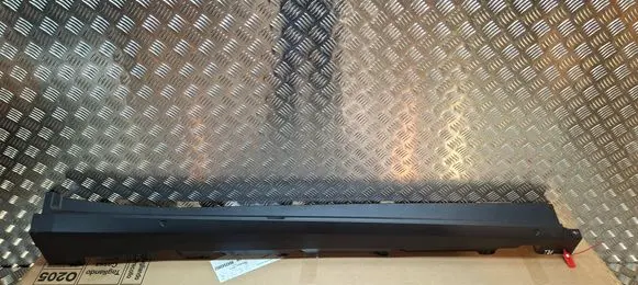 Foot area side trim