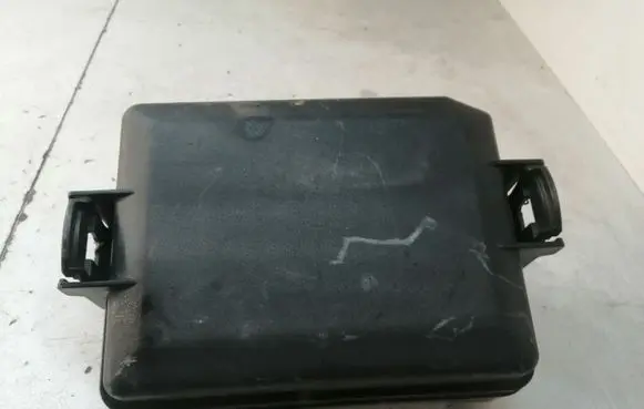 Hyundai i20 (GB IB) Fuse box cover 91950C8210