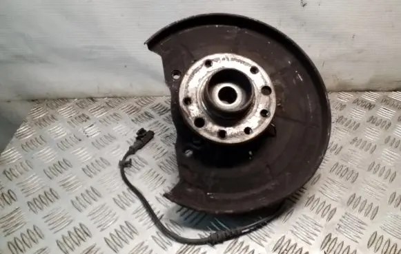 Opel Meriva B Front wheel hub spindle knuckle 132620