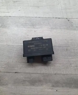 Glow plug pre-heat relay
