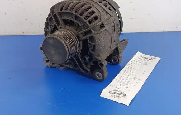 Volkswagen Golf IV Generator/alternator 028903028E