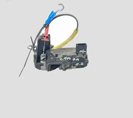 Opel Zafira B Rear door lock 13210739